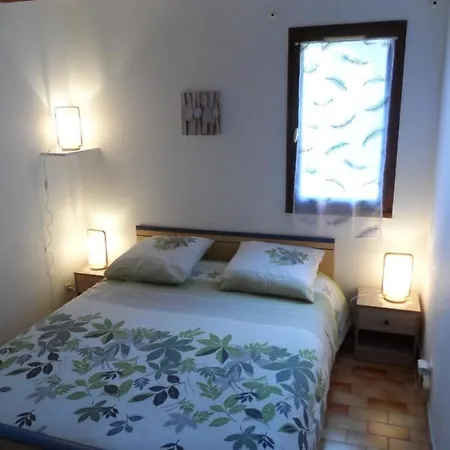 Casa de Férias Maison Au Calme De La Pinede, Piscine, Et Farniente *
