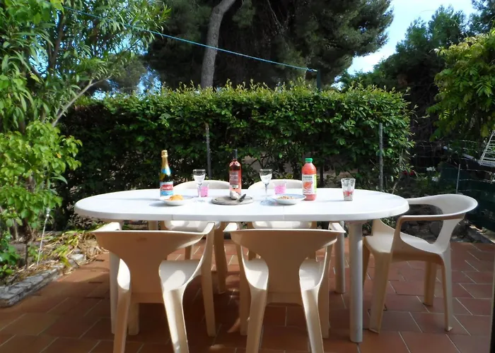 Casa vacanze Maison Au Calme De La Pinède, Piscine, Et Farniente *